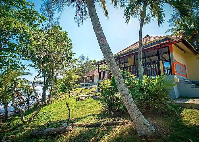 ホリデーパーク Soka Indah Restaurant & Selemadeg